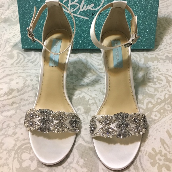 betsey johnson gina ivory